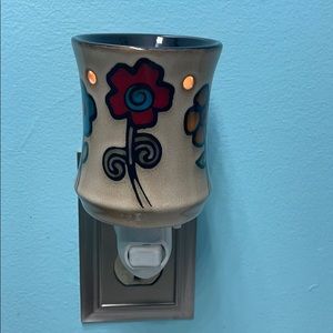 New Scentsy plug in warmer
